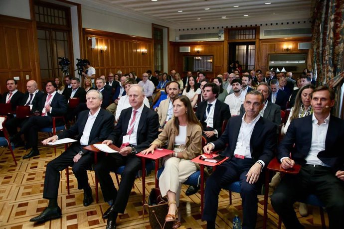 Inauguración de la asamblea general de ACEFAM en el Palacio de La Magdalena.-ARCHIVO