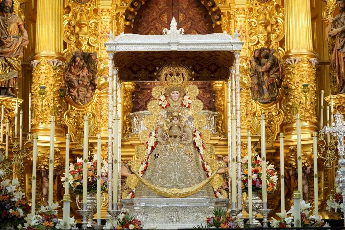 Imágenes de la Misa Pontifical de la Romería del Rocío, a 8 de junio de 2025 en Almonte (Huelva, Andalucía, España).