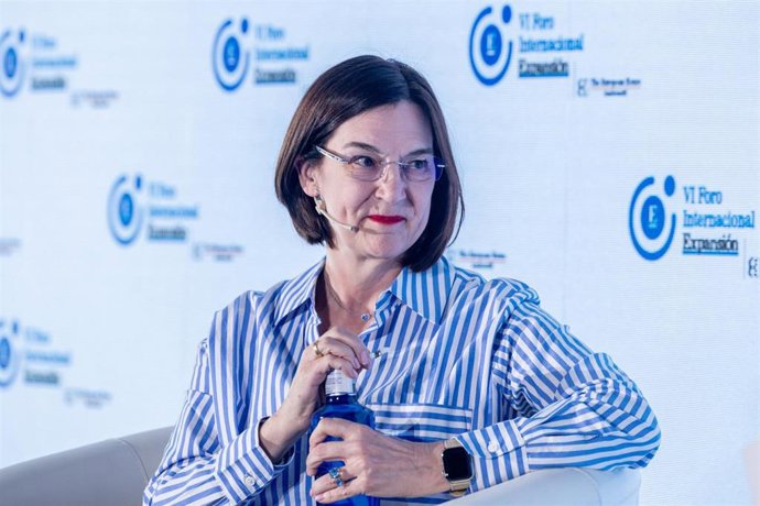 La presidenta de la CNMC, Cani Fernández, durante la primera jornada del VI Foro Internacional Expansión, en el Parador de Alcalá de Henares, a 21 de mayo de 2025, en Alcalá de Henares, Madrid (España).