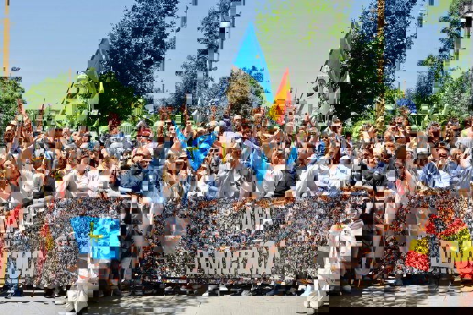 Delegación asturiana del PP en la concentración bajo el lema Mafia o democracia en la Plaza de España de Madrid, a 8 de junio de 2025