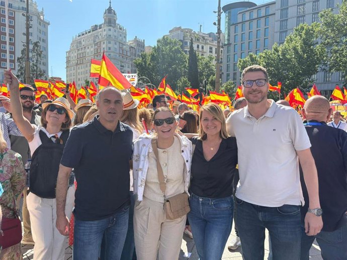 La presidenta del PP Baleares, Marga Prohens, asiste en Madrid a la manifestación del PP contra el Gobierno de Sánchez