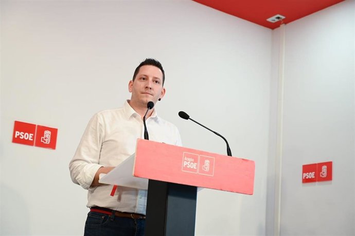 Archivo - El portavoz de la Ejecutiva Regional del PSOE, Jesús Morales.