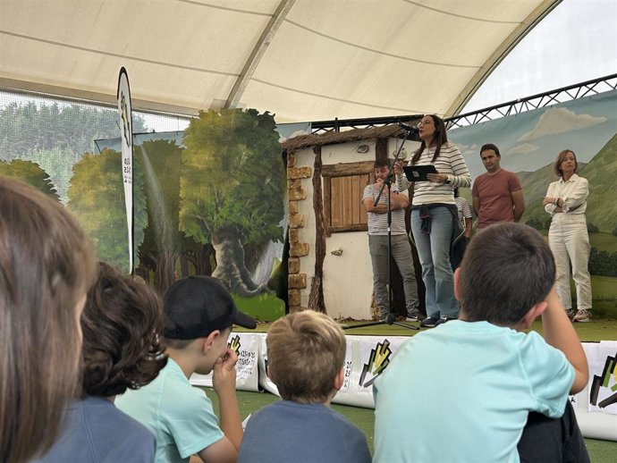 La consejera de Educación del Gobierno vasco, Begoña Pedrosa, en Ezkio (Gipuzkoa)