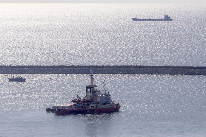 Archivo - LARNACA, March 12, 2024  -- A boat carrying humanitarian aid for Gaza departs from the port of Larnaca, Cyprus on March 12, 2024.   The first consignment of aid through the Cyprus-based corridor left on Tuesday morning for Gaza, with more aid ex