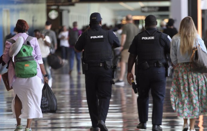 Archivo - July 14, 2024, Arlington, Virginia: (NEW) Ronaldo Reagan Washington National AirPort. July 14, 2024, Arlington, Virginia, USA: General Movement of people and airplanes at.Ronaldo Reagan Washington National AirPort in Arlington, Virginia.   Passe