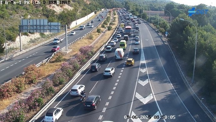 Imagen de tráfico lento en la Ma-1 a la altura de Bendinat.