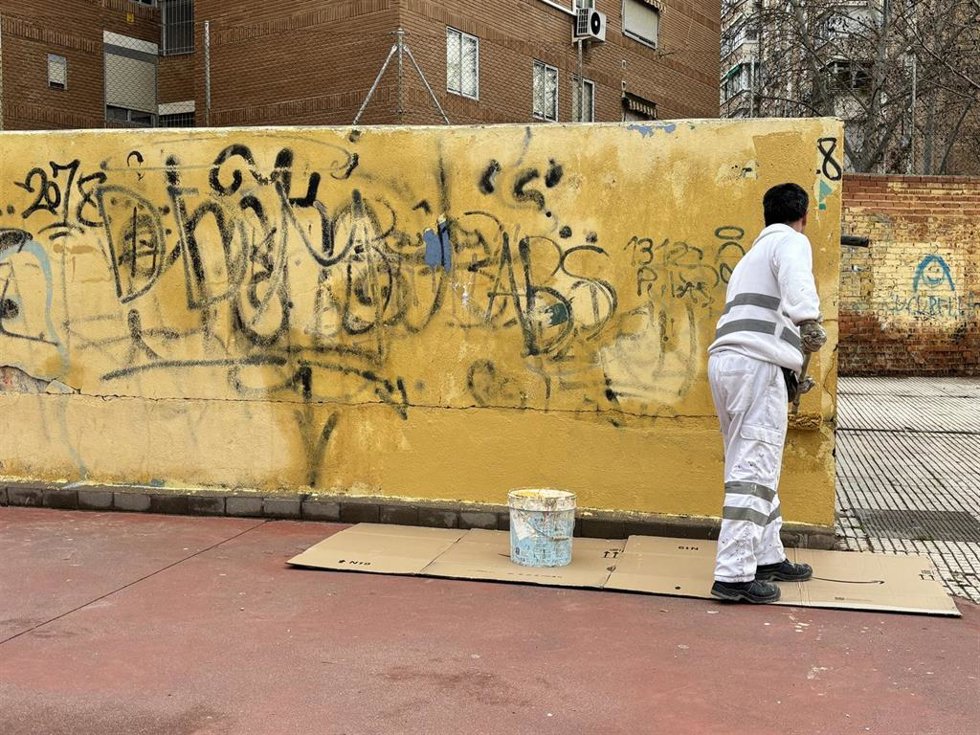Archivo - Imagen de archivo de pintadas en un muro