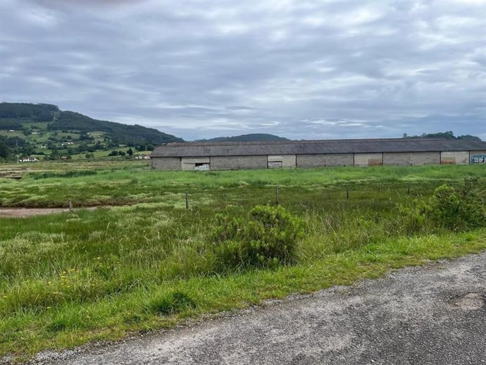 Nave en el entorno de la Ría de Villaviciosa