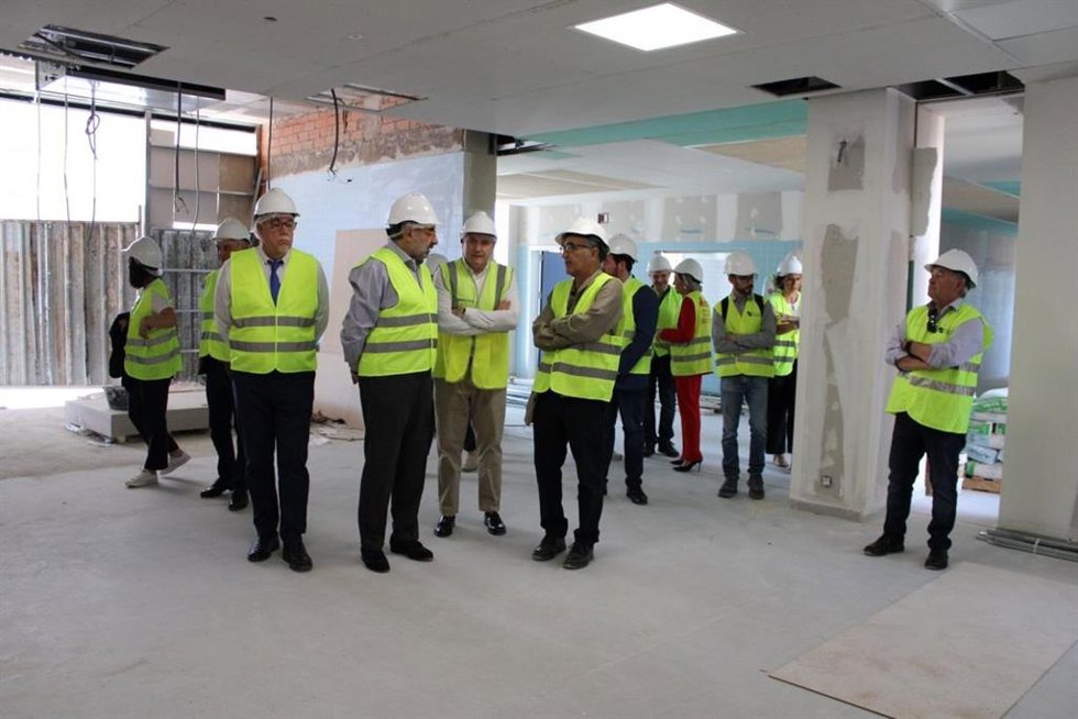 El consejero de Sanidad, Jesús Fernández Sanz, visita las obras del nuevo centro de salud Manzanares II.
