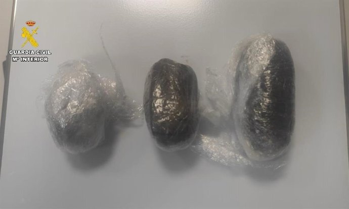 Droga ocupada a la detenida.