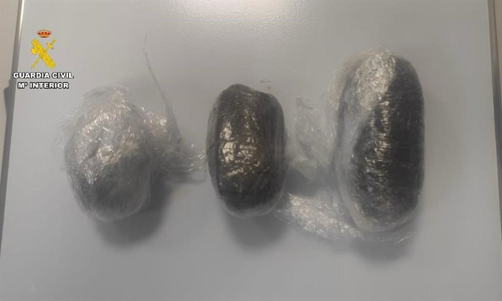 Droga ocupada a la detenida.