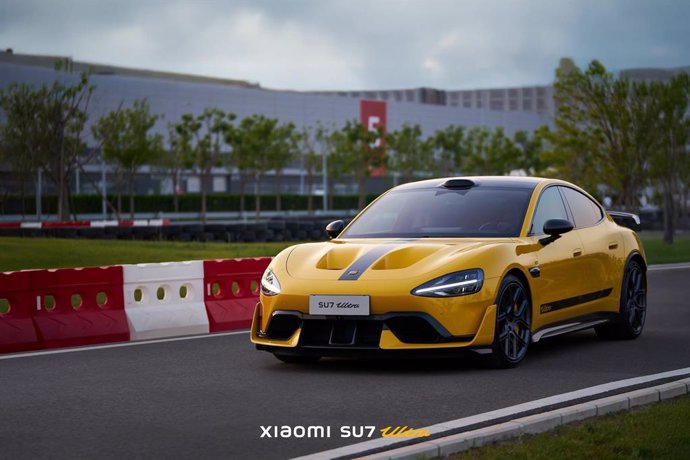 El vehículo eléctrico Xiaomi SU7 Ultra en Gran Turismo 7 para PS4 y PS5