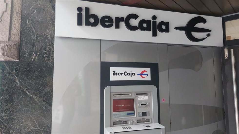 Archivo - Cajero de Ibercaja.