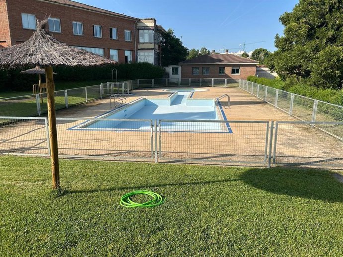 Obras en la piscina municipal.