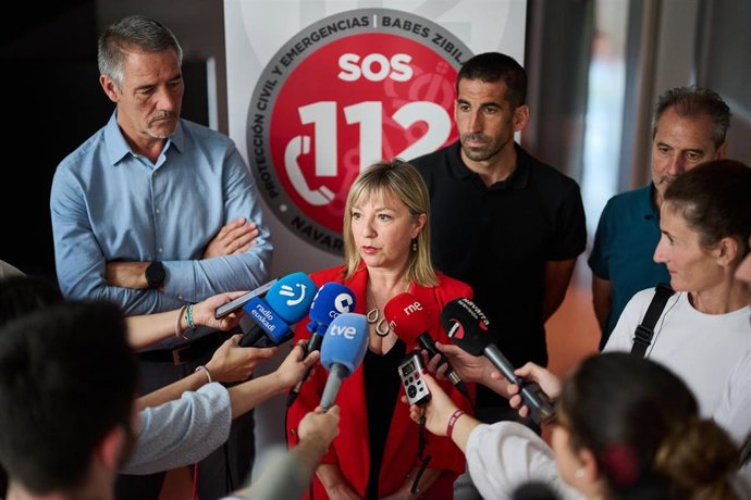 La consejera de Interior, Función Pública y Justicia del Gobierno foral, Amparo López, atiende a los medios tras la reunión con los servicios de emergencias