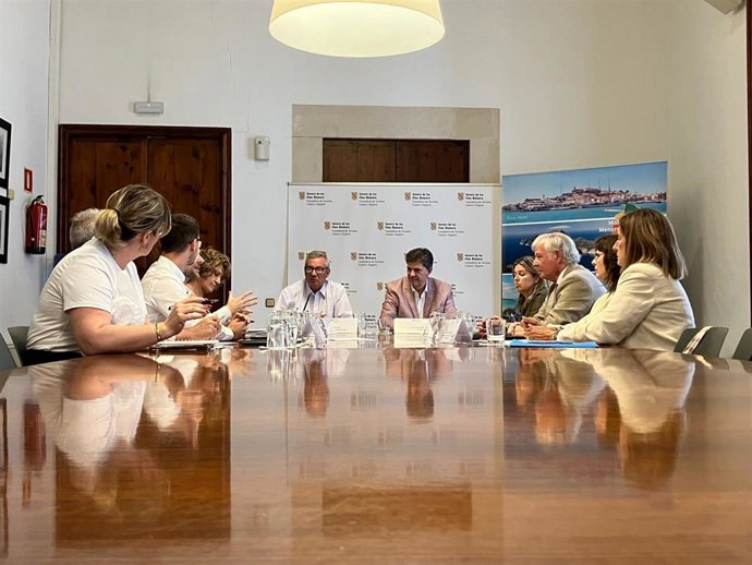 Primera reunión de la Comisión Interinsular de Coordinación de la Ordenanza Turística.