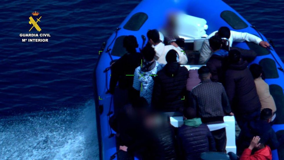 La Guardia Civil desmantela una organización en Murcia que suministraba gasolina a las 'pateras-taxi' provenientes de África.