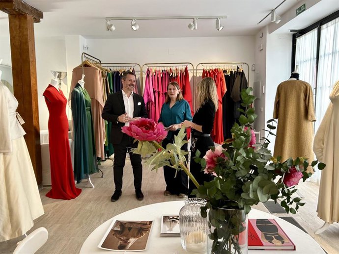 La Comunidad de Madrid presenta la segunda edición de la guía Rutas por la moda de autor española en Madrid