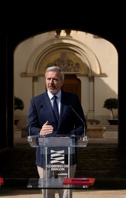 El presidente del Gobierno de Aragón, Jorge Azcón, este lunes en los jardines del Pignatelli.