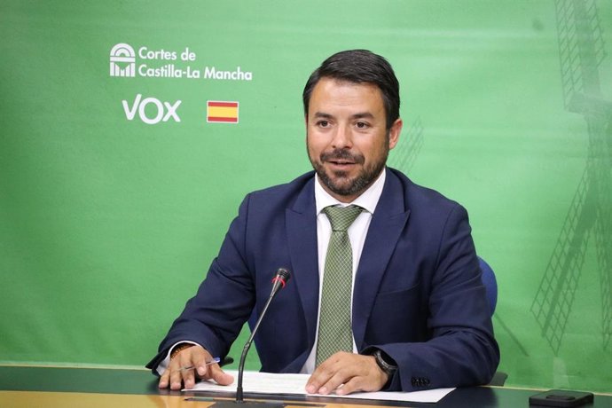 El portavoz del Grupo Parlamentario Vox, Iván Sánchez.