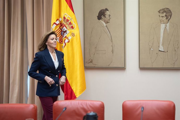 Archivo - Arquivo - A ex-ministra da Defesa e ex-secretária-geral do Partido Popular, María Dolores Cospedal, na Comissão de Inquérito sobre a chamada "Operação Catalunha", no Congresso dos Deputados, em 24 de março de 2025, em Madri (Espanha). A