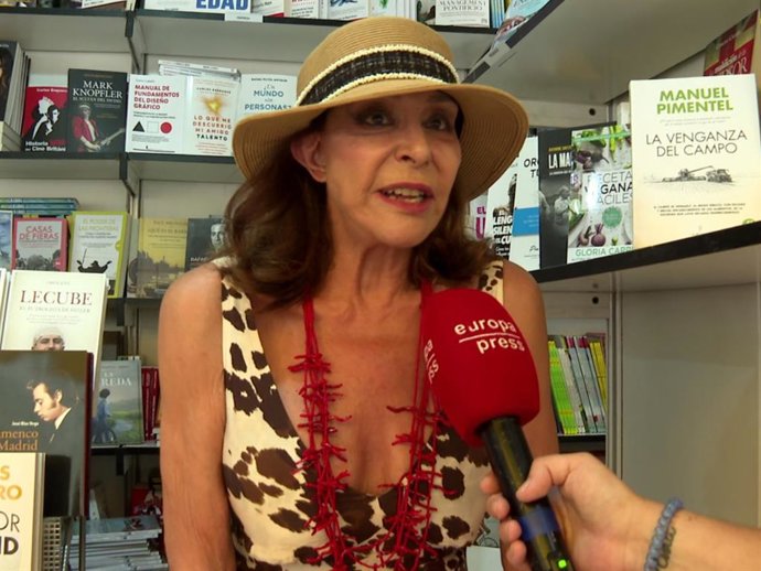 Mari Ángeles Grajal en la Feria del Libro