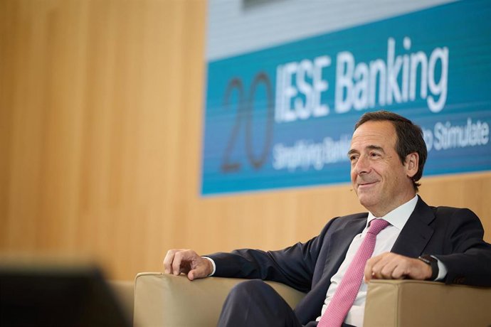 El CEO y consejero delegado de CaixaBank, Gonzalo Cortázar