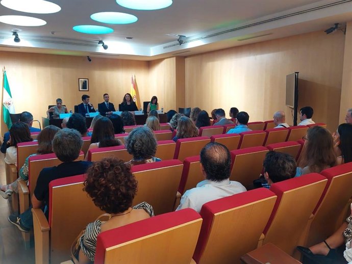 Presentación de plan piloto para implantar el 'facilitador' a personas con discapacidad en sus trámites judiciales.