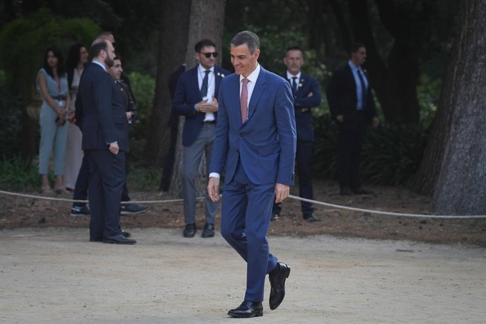 El presidente del Gobierno, Pedro Sánchez, llega a la XXVIII Conferencia de Presidentes, en Palau de Pedralbes de Barcelona, a 6 de junio de 2025, en Barcelona, Catalunya (España). Durante la conferencia se abordarán los 16 puntos de la agenda, ampliada t