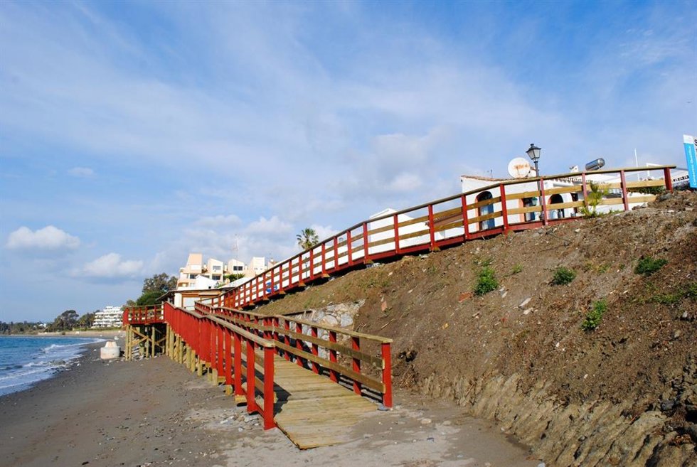 Archivo - En concreto, se va a intervenir en el trazado del corredor litoral que conecta La Chimenea con Playa Bella y ya se ha abierto la licitación para la contratación de las obras