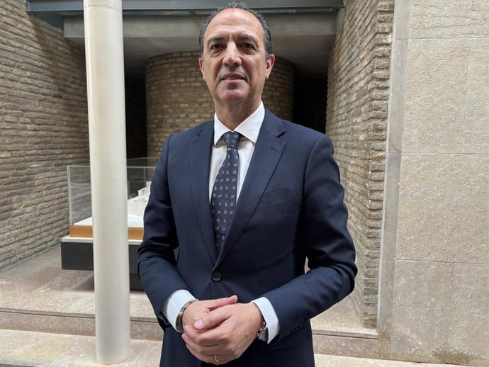 Archivo - El consejero de Sanidad del Gobierno de Aragón, José Luis Bancalero.