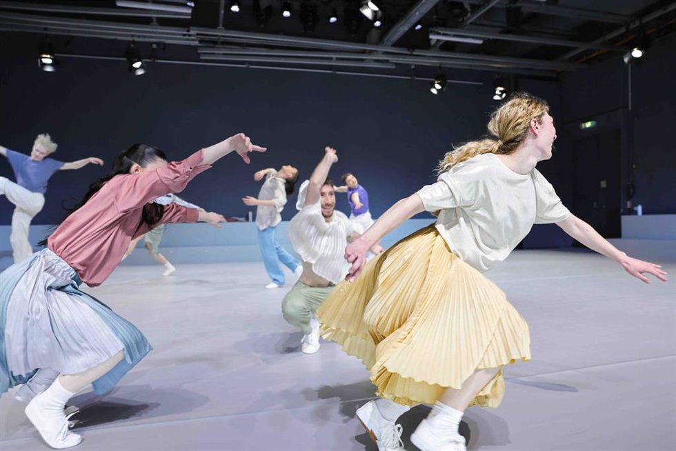 Archivo - Un momento de la representación de 'Lots of Movements', de la compañía alemana Tanzensemble Pfalztheater Kaiserslautern.