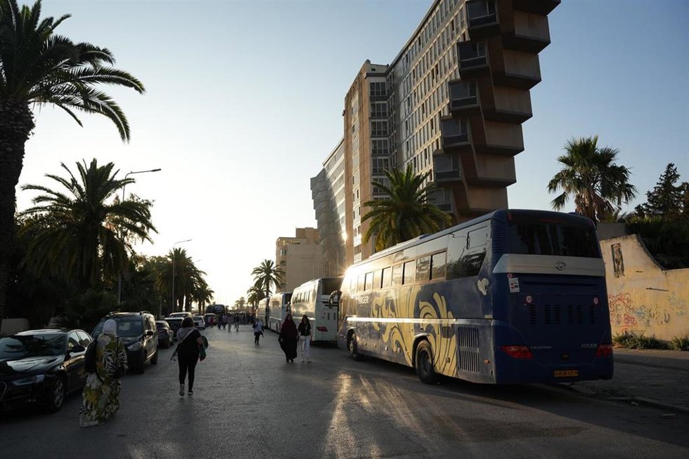 Sale de Túnez una caravana de vehículos con destino a Rafá para denunciar el bloqueo de Israel a la Franja de Gaza