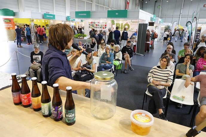 Bioterra azokako jardueretako bat Ficoban