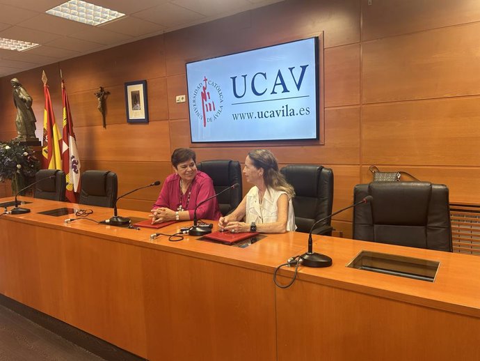 Firma del acuerdo para impulsar dos observatorios del dolor en la UCAV y en México.