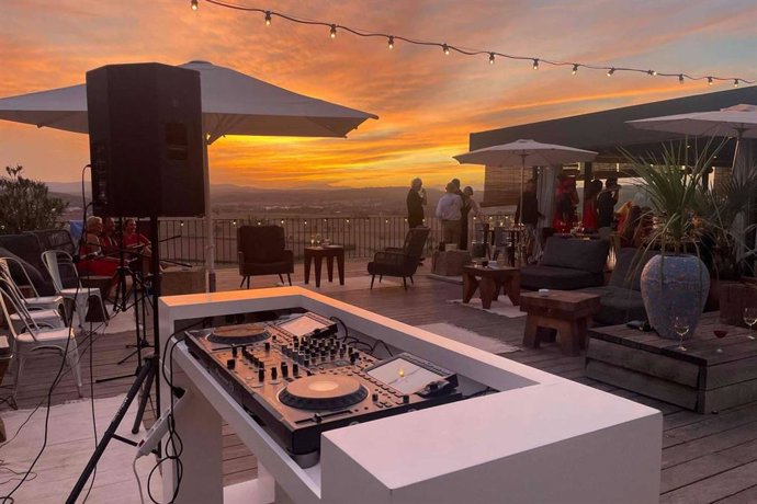 Elevating events with premium audio; sound system, speaker, and microphone rental in Barcelona and Ibiza