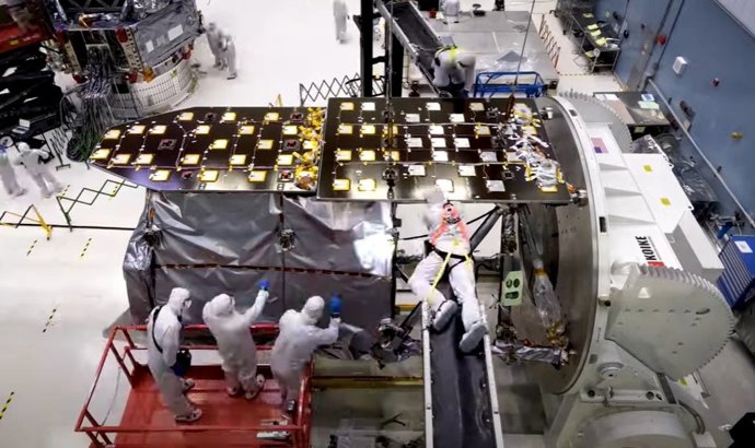 Personal de la NASA trabaja en la construcción del telescopio espacial Nancy Grace Roman