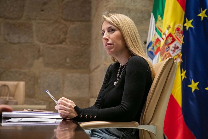 Archivo - La presidenta de la Junta de Extremadura, María Guardiola, en una imagen de archivo