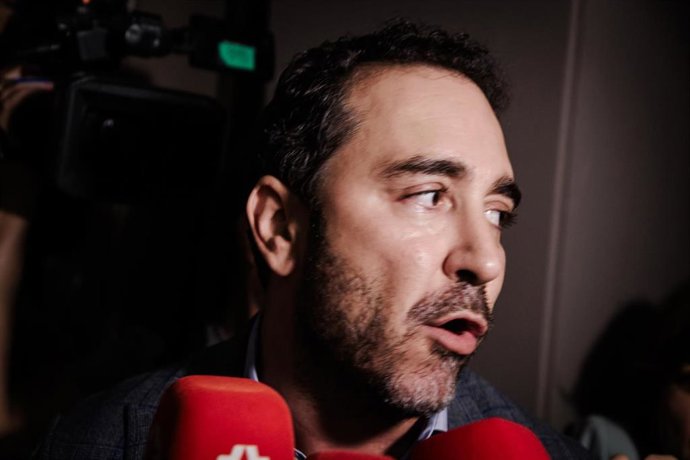 El empresario Víctor de Aldama asiste a la comparecencia de la exmilitante socialista Leire Díez, en el Hotel Novotel, a 4 de junio de 2025, en Madrid  (España). 