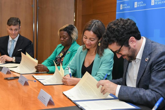 La Consellería do Mar, la Agencia Española de Cooperación Internacional para el Desarrollo (AECID), y organizaciones pesqueras de Mozambique firman un acuerdo de cooperación.