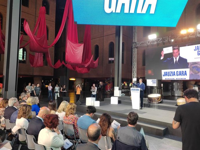 El lehendakari. Imanol Pradales, en el acto 'Jauzia gara'