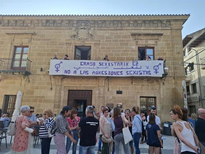 Concentración en Rioja Alavesa contra las agresiones sexuales denunciadas por una menor