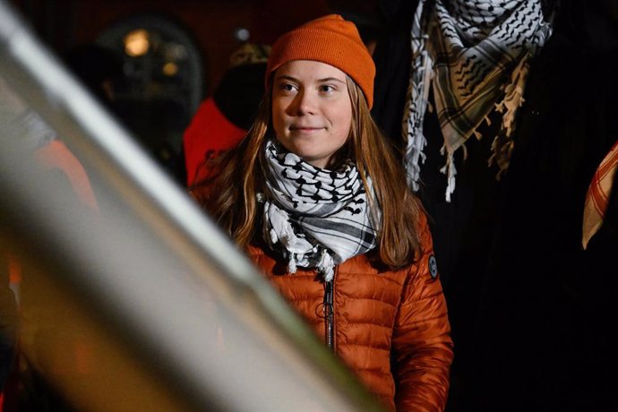 Archivo - 06 December 2024, Baden-Wuerttemberg, Mannheim: Swedish environmental activist Greta Thunberg takes part in a pro-Palestinian demonstration held at the market square. Photo: Uwe Anspach/dpa