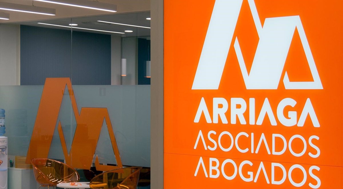 Arriaga Asociados y Pemberton formalizan el acuerdo para sacar al bufete del concurso de acreedores