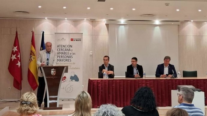La Comunidad de Madrid y CEOMA celebran una jornada para mejorar la atención a los mayores en los servicios públicos