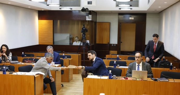 La Comisión de Asuntos Generales debate el Proyecto de Ley de Simplificación Administrativa.