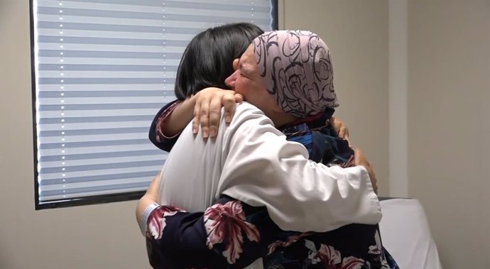 Mar Agudo y la doctora Mi Kwon, jefa de Sección de Hematología del Hospital Gregorio Marañón