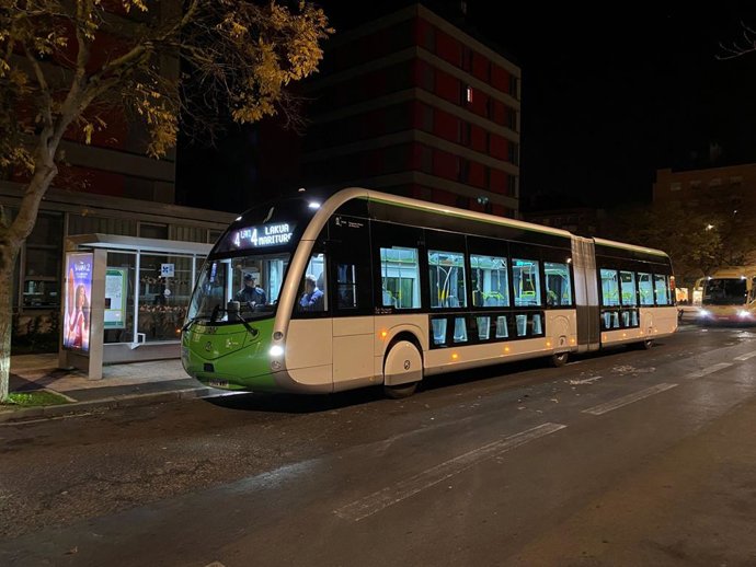 Archivo - Tuvisaren autobus bat