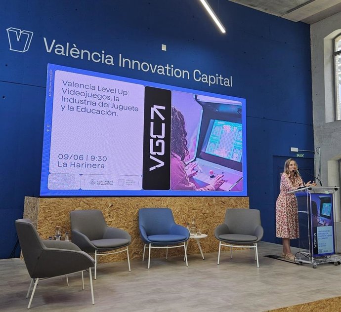 La edil de Innovación, Turismo e Inversiones en el Ayuntamiento de València, Paula Llobet, en las jornadas València Level Up.