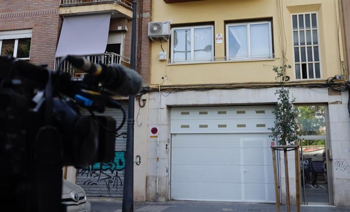 Exterior de la casa del exministro de Transportes José Luis Ábalos durante un registro por parte de la UCO, a 10 de junio de 2025, en Valencia, Comunidad Valenciana (España). 